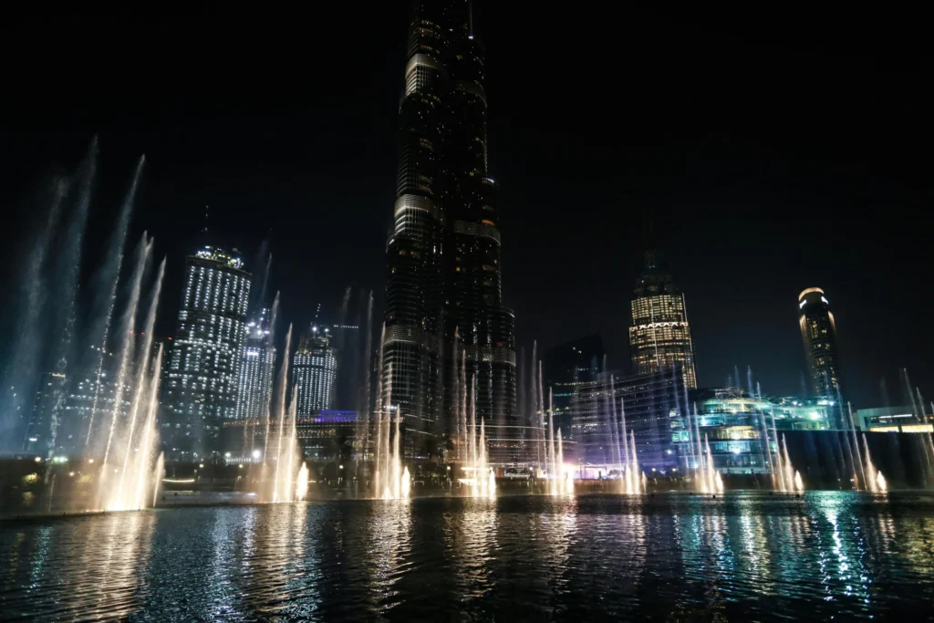 Dubai Mall and Dubai Fountain evening light and water show in 2026
